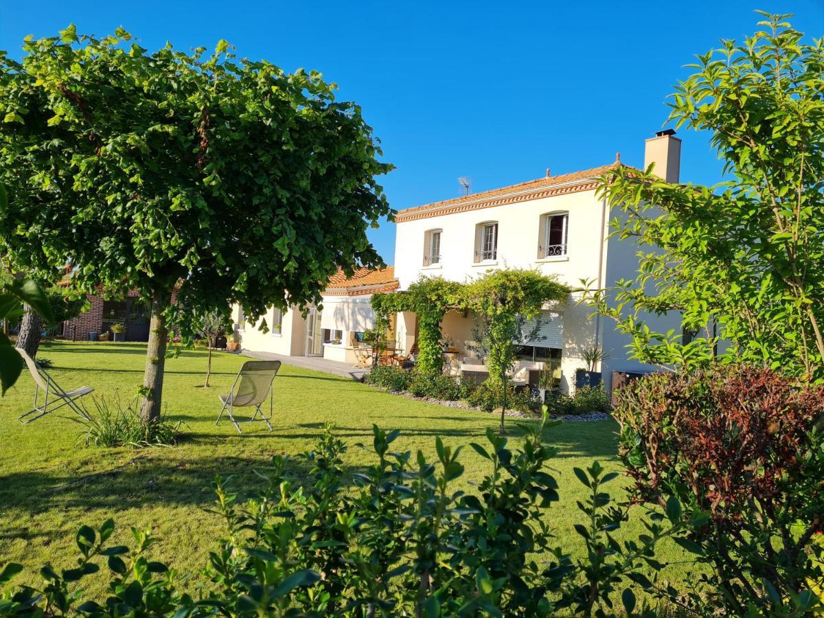 Entre Loire Et Vignobles Bed and Breakfast Liré Eksteriør billede